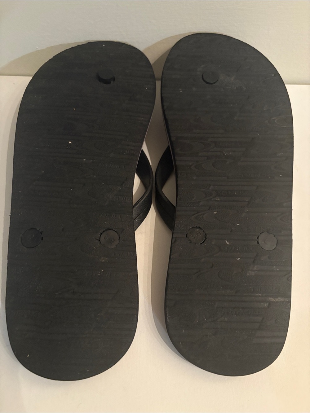 O'Neill Black-Strap Flip Flops with Multicolor Tropical Print - Picture 7 of 8